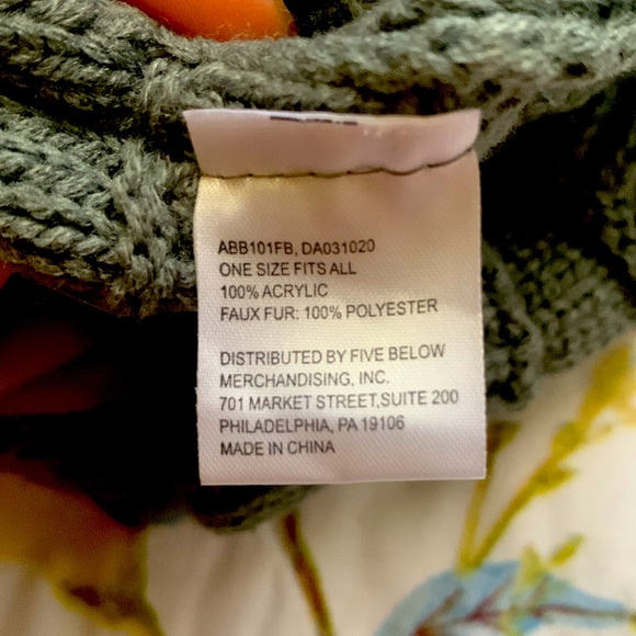 ❓Gray beanie ❓ - Picture 3 of 3